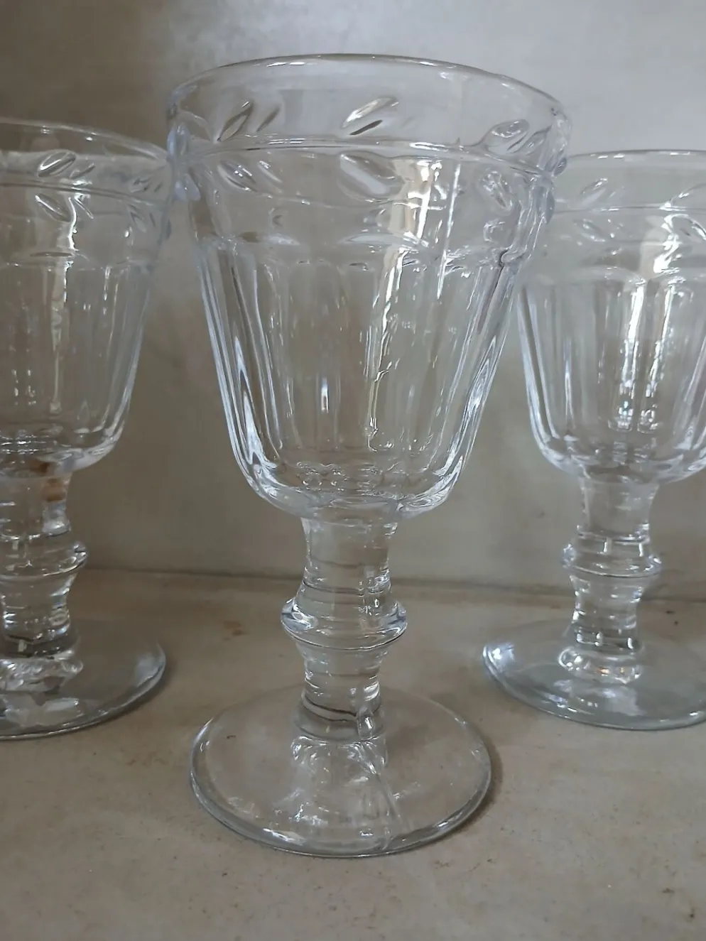 4 verres à pied en verre épais