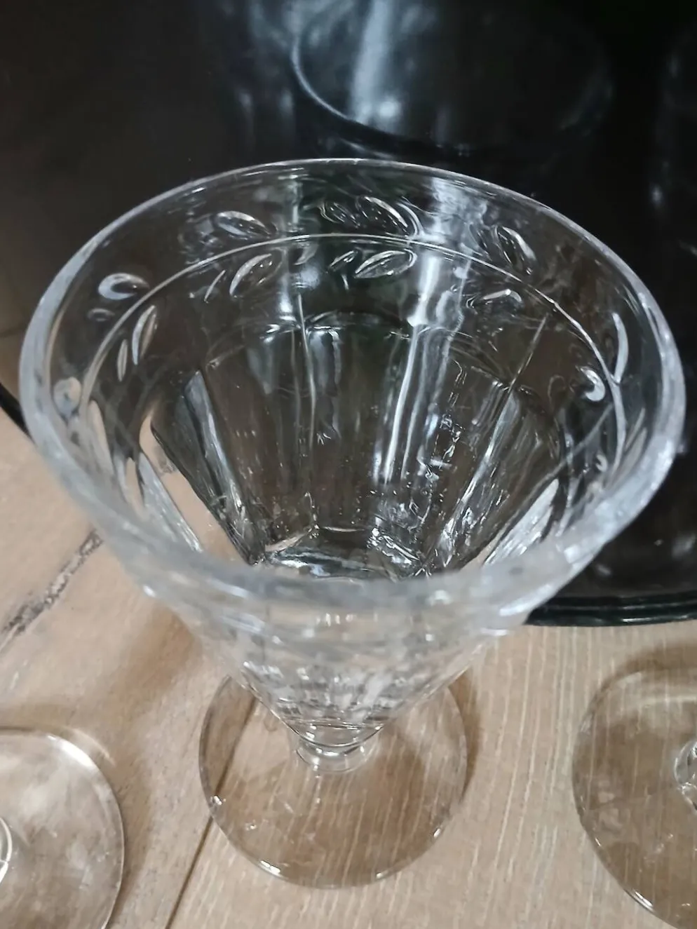 4 verres à pied en verre épais