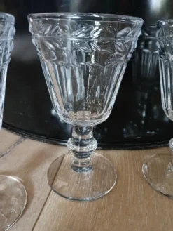 4 verres à pied en verre épais