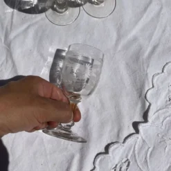Verres à pieds 12 cm gravure feuillage