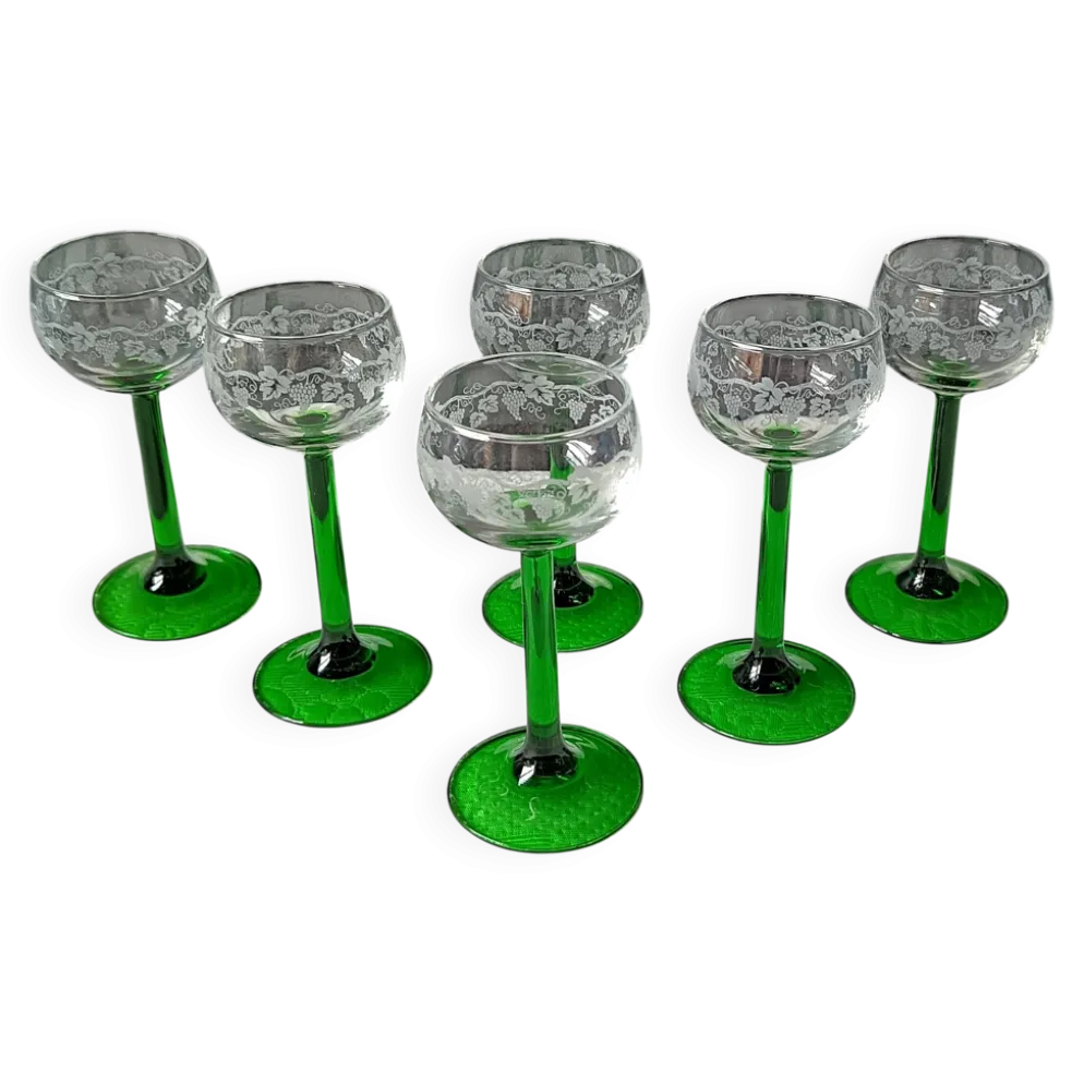 VERRES à pied vert émeraude, motif vigne