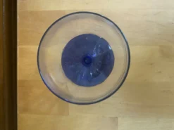 23 verres à pied vintage en verre transparent et pied bleu cobalt