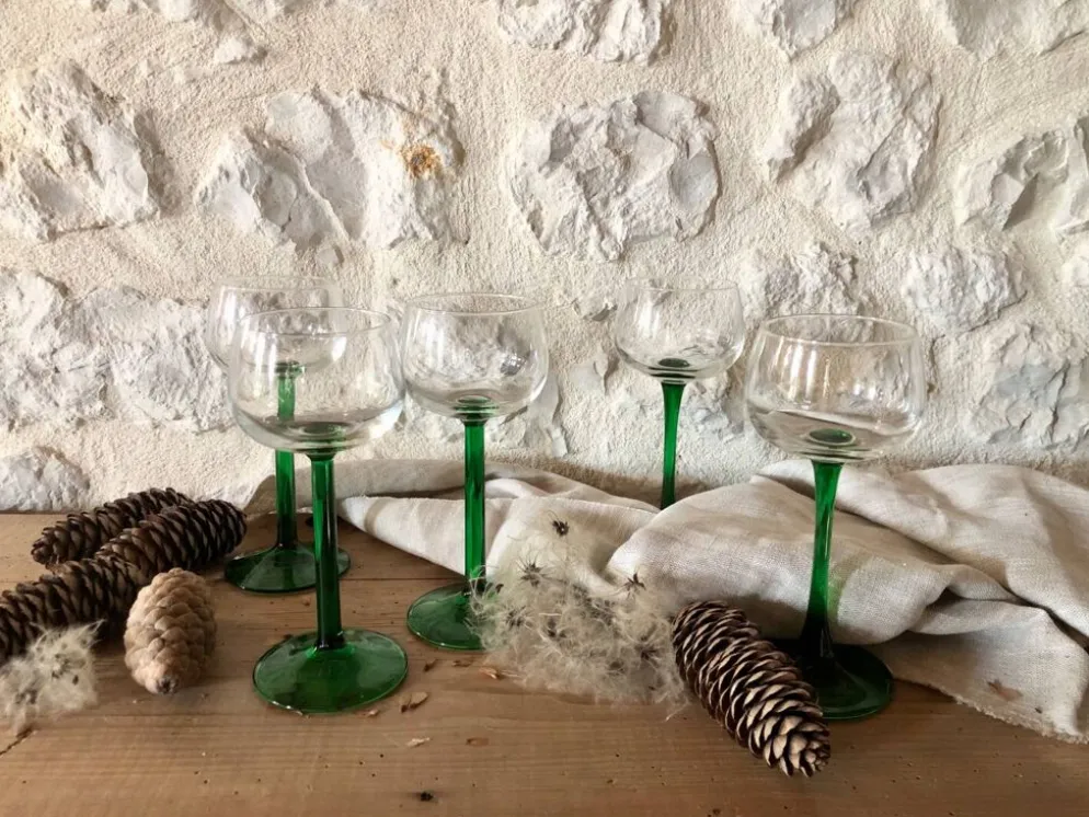 Verres à vin blanc anciens