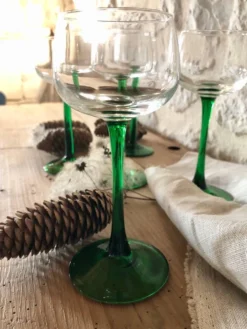 Verres à vin blanc anciens