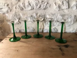 Verres à vin blanc anciens