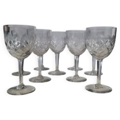9 verres à vin / eau en cristal taillé