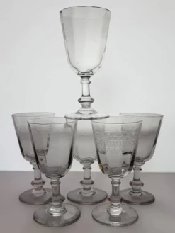 6 verres à vin / eau en verre gravé début XXème
