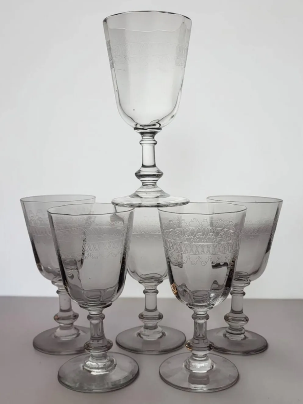 6 verres à vin / eau en verre gravé début XXème