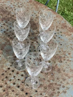 7 verres à vin en cristal et verre ciseles vintage