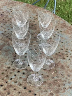 7 verres à vin en cristal et verre ciseles vintage