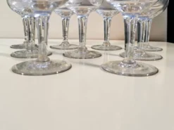 9 verres à vin guillochés déb. XXème