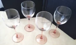 4 Verres à vin Luminarc jambe rose