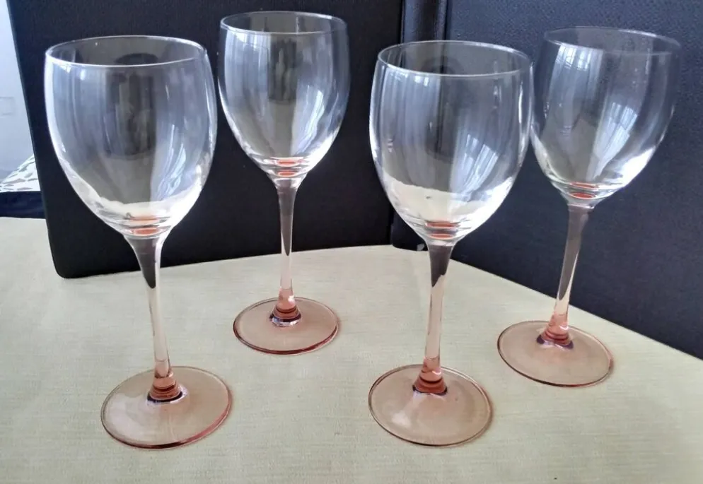 4 Verres à vin Luminarc jambe rose