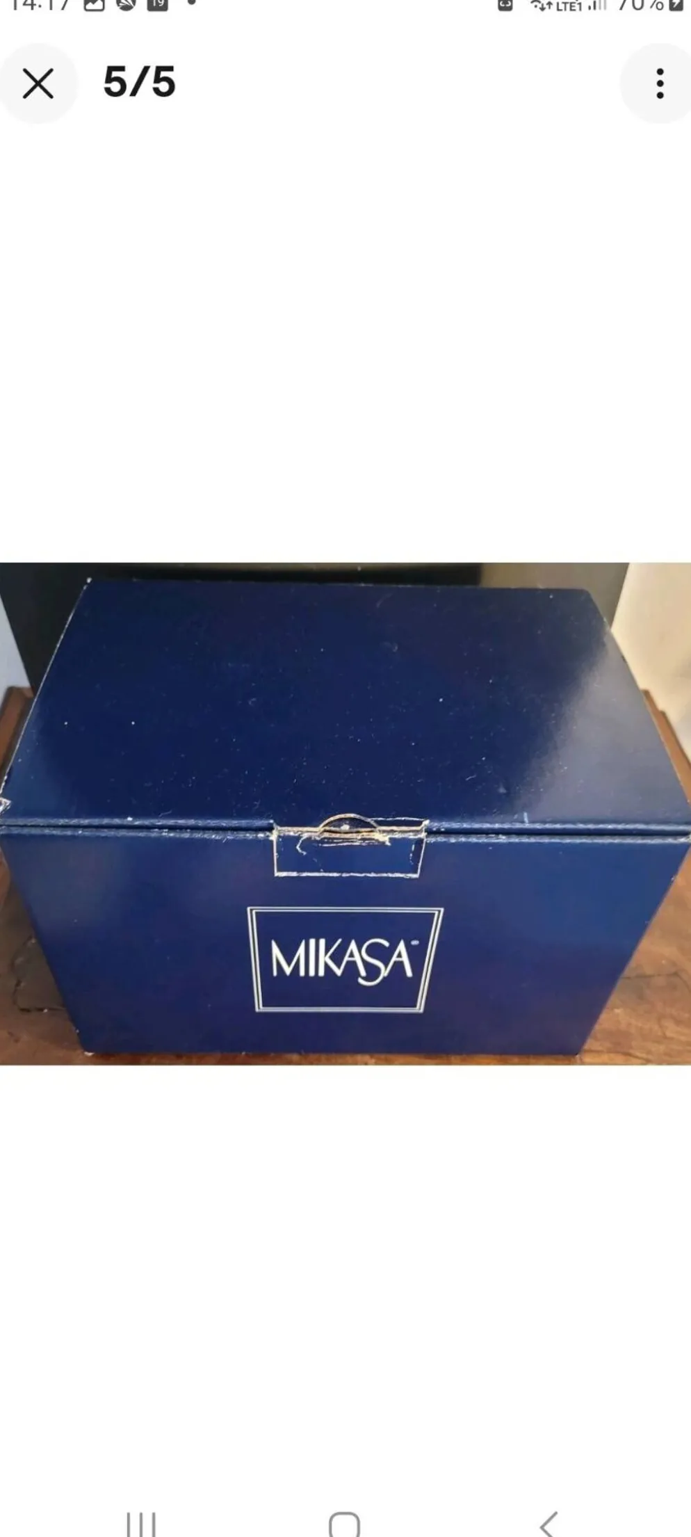 verres à vin Mikasa modèle Matignon, en cristal transparent et gravé.