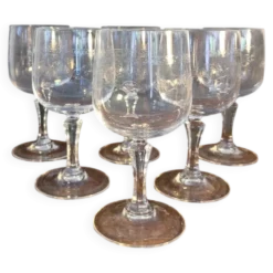 verres à vin Mikasa modèle Matignon, en cristal transparent et gravé.