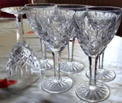 Verres à vin à pied Chantilly » de la Cristallerie Saint-Louis