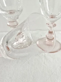 4 verres à vin pied rose en verre bullé vintage