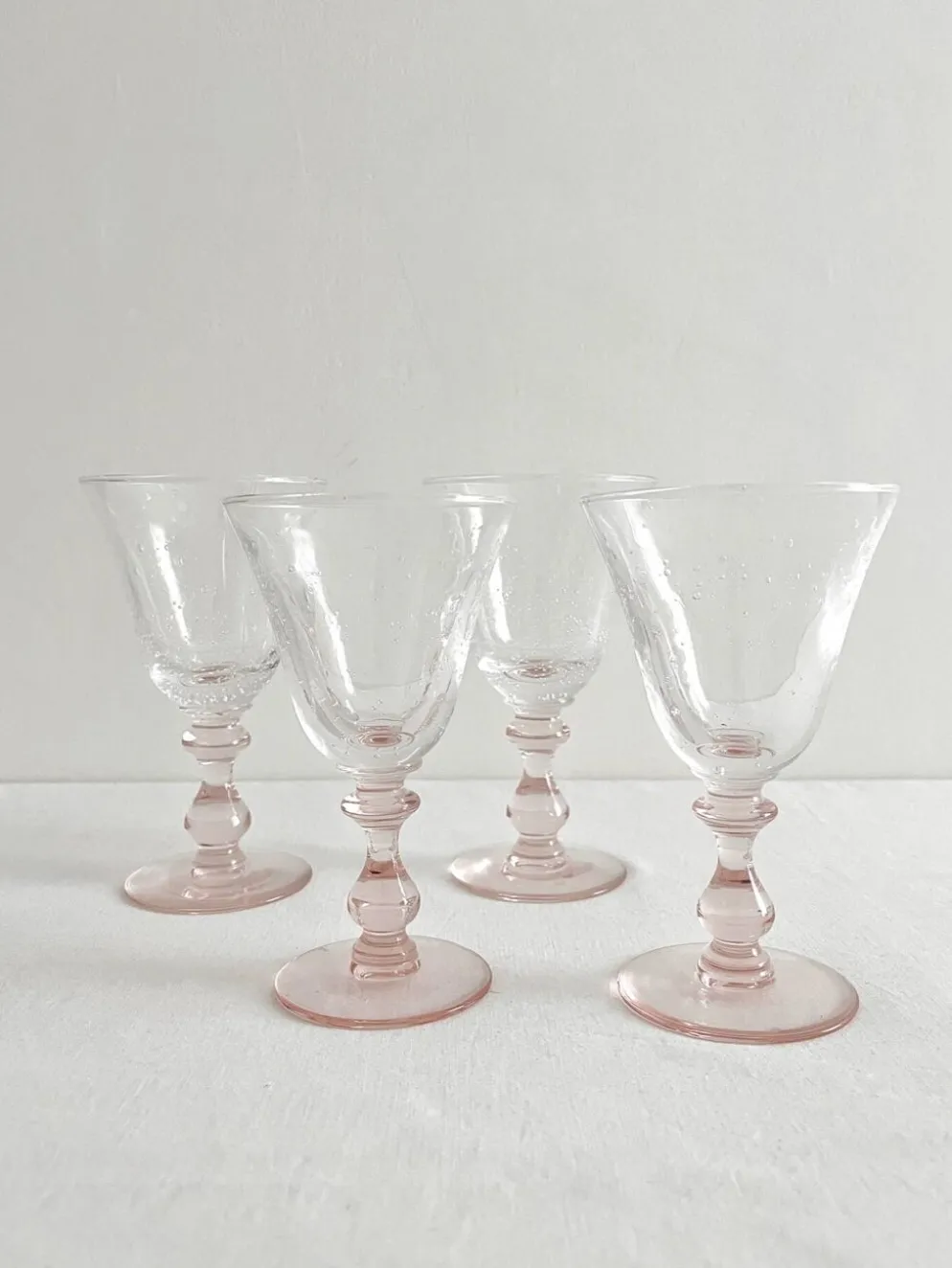 4 verres à vin pied rose en verre bullé vintage