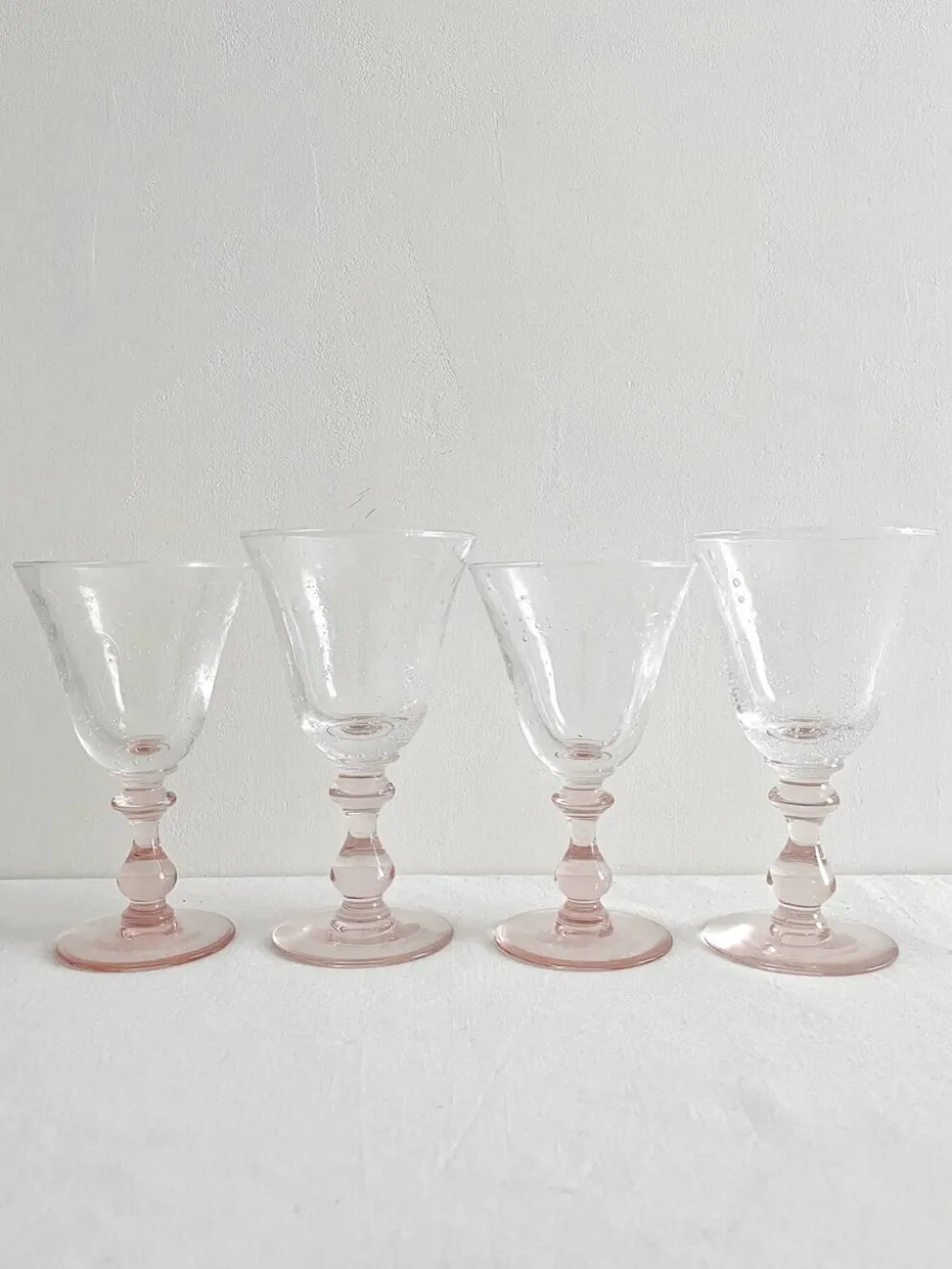 4 verres à vin pied rose en verre bullé vintage