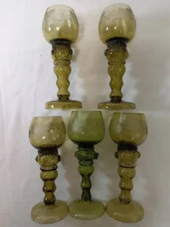 5 verres à Vin Roemer en Cristallin Vert XIX ème vintage en cristallin