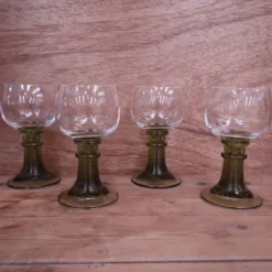 4 verres à vin style Roemer gros pied vert olive