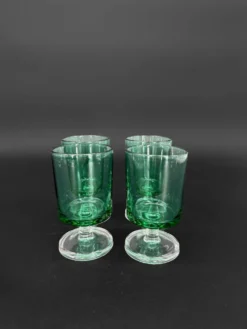 4 verres vintage en verre vert sur pied – années 60/70