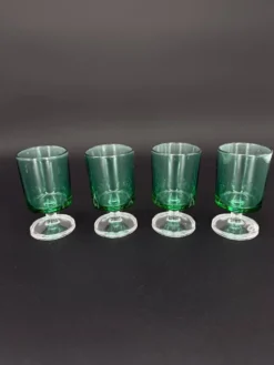 4 verres vintage en verre vert sur pied – années 60/70