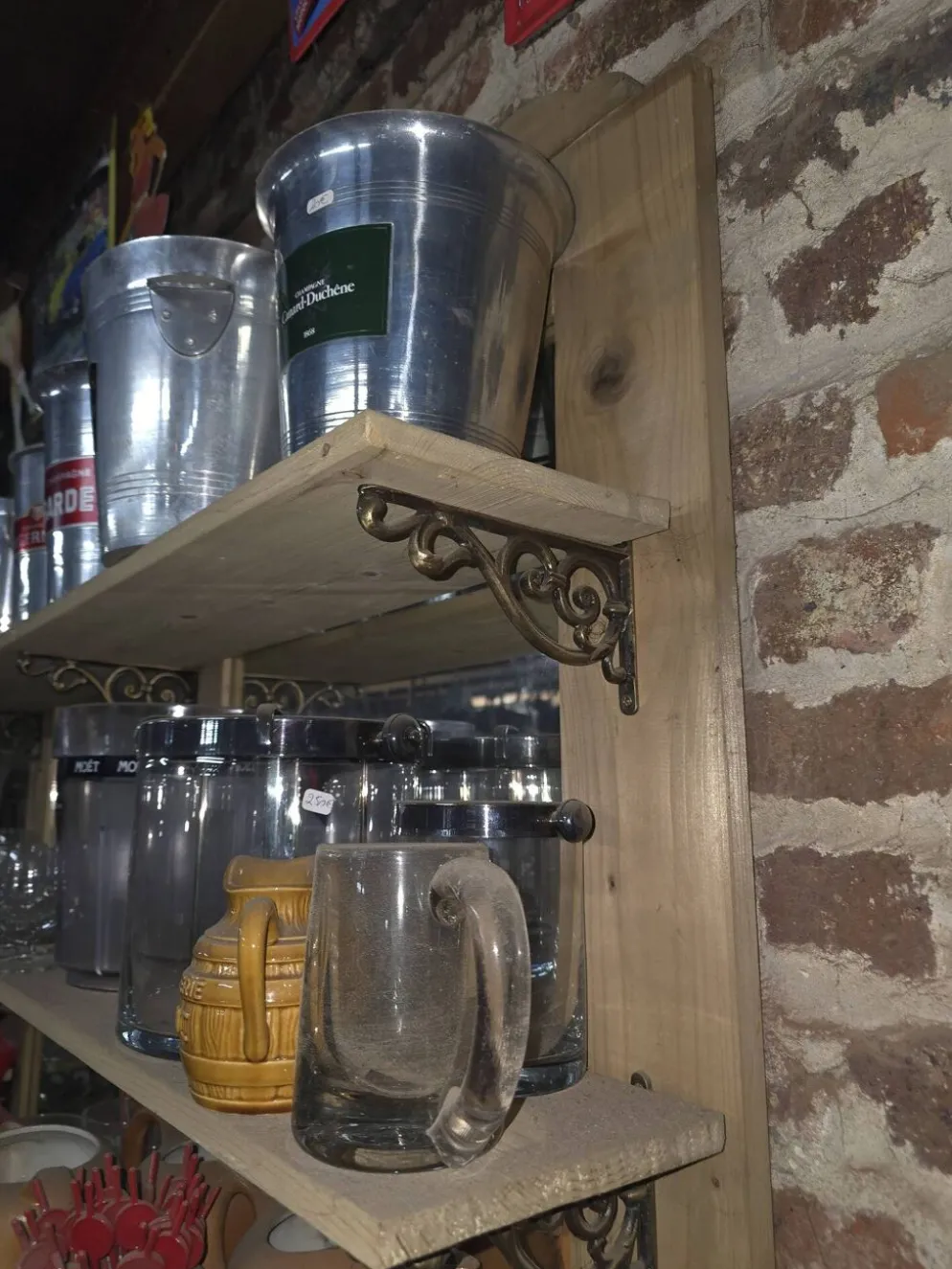 Verrier de bar en sapin, arrière bar