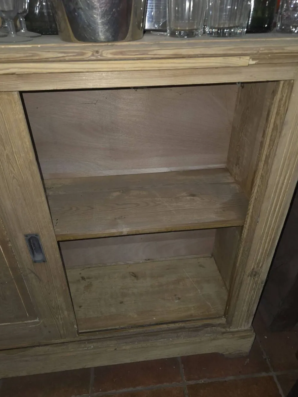 Verrier de bar en sapin, arrière bar