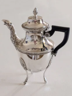 Verseuse à café style Empire en métal argenté, bec tête d'aigle