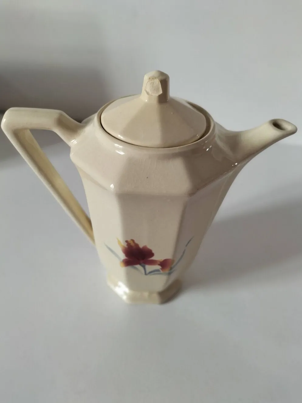 Verseuse Digoin Sarreguemines modèle 9225 – décor floral stylisé
