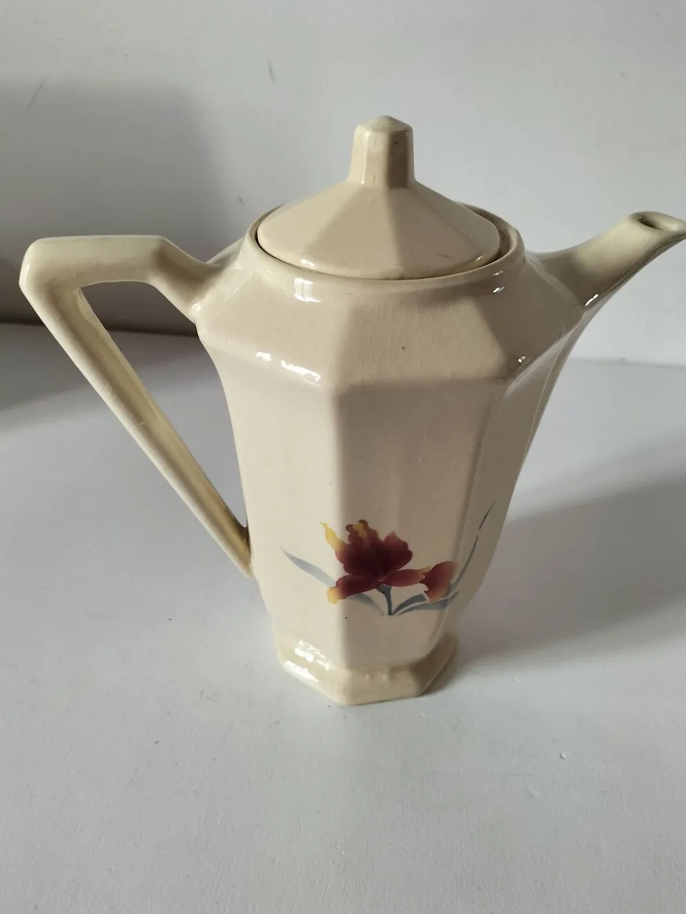 Verseuse Digoin Sarreguemines modèle 9225 – décor floral stylisé