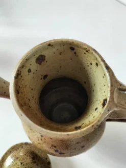 Verseuse en grès pyrité, travail de potier, pièce sculpturale