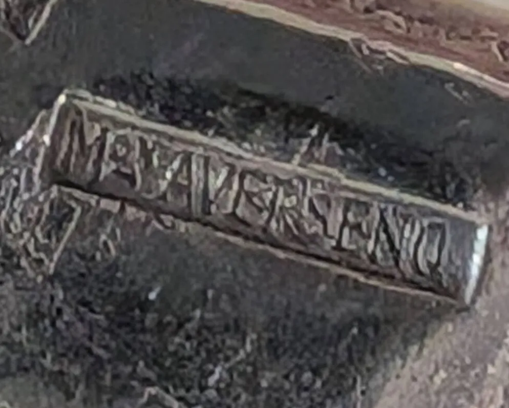 Verseuse à thé style Empire en métal argenté, bec tête d'aigle