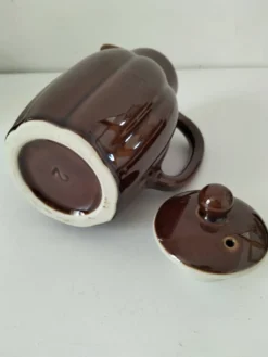 Verseuse vintage en grès émaillé chocolat
