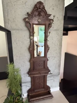 Vestiaire ancien en chêne sculpté, miroir et porte-parapluie — fin XIX