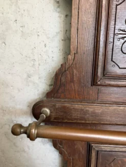 Vestiaire ancien en chêne sculpté, miroir et porte-parapluie — fin XIX
