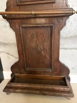 Vestiaire ancien en chêne sculpté, miroir et porte-parapluie — fin XIX