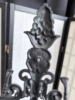 Vestiaire Art nouveau en fonte