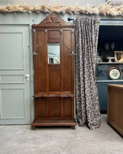 Vestiaire d’entrée ancien en chêne