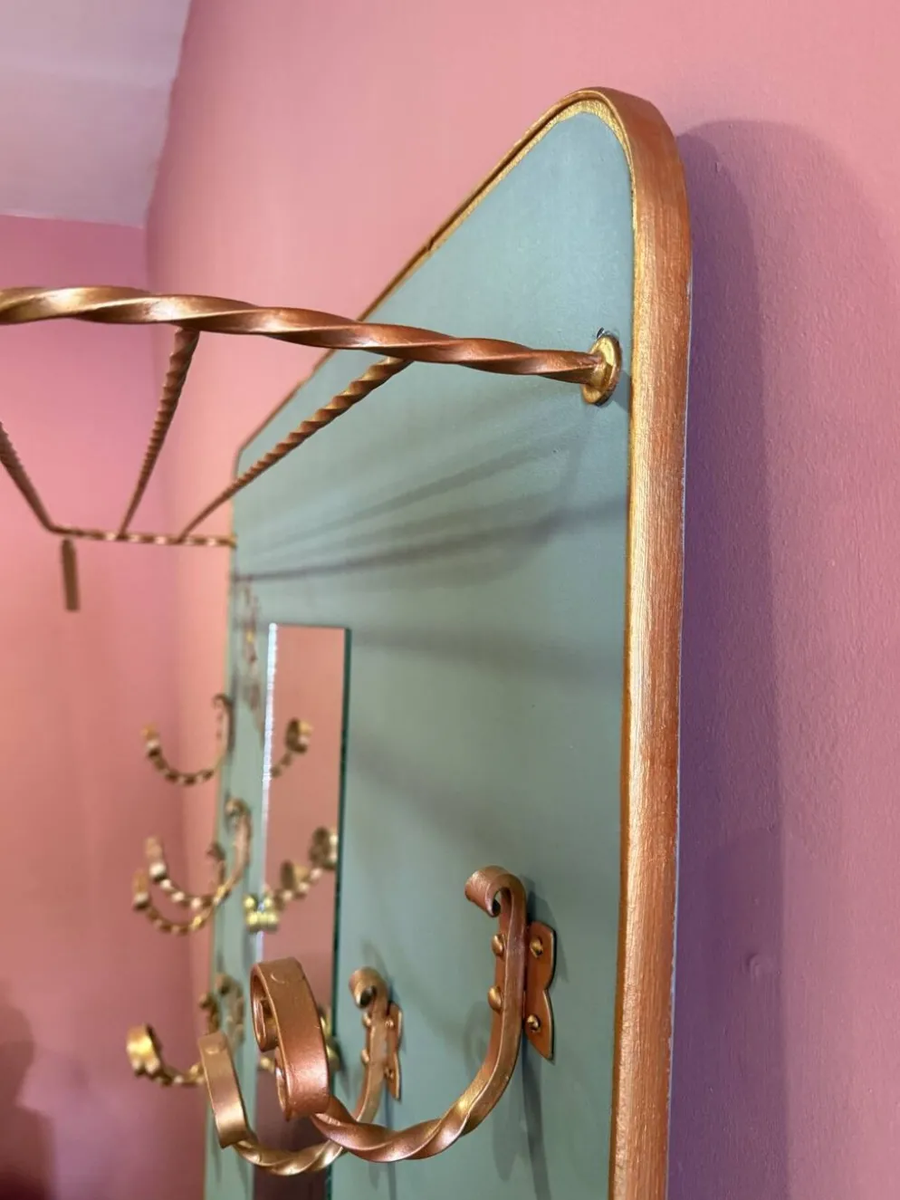 Vestiaire d'entrée mural vintage avec miroir et patères