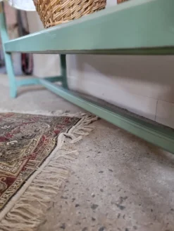 Vestiaire d’entrée, portant « Jette-habits »