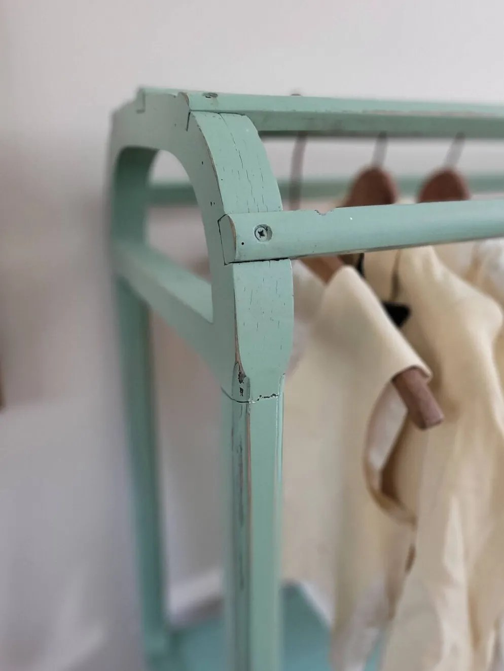 Vestiaire d’entrée, portant « Jette-habits »