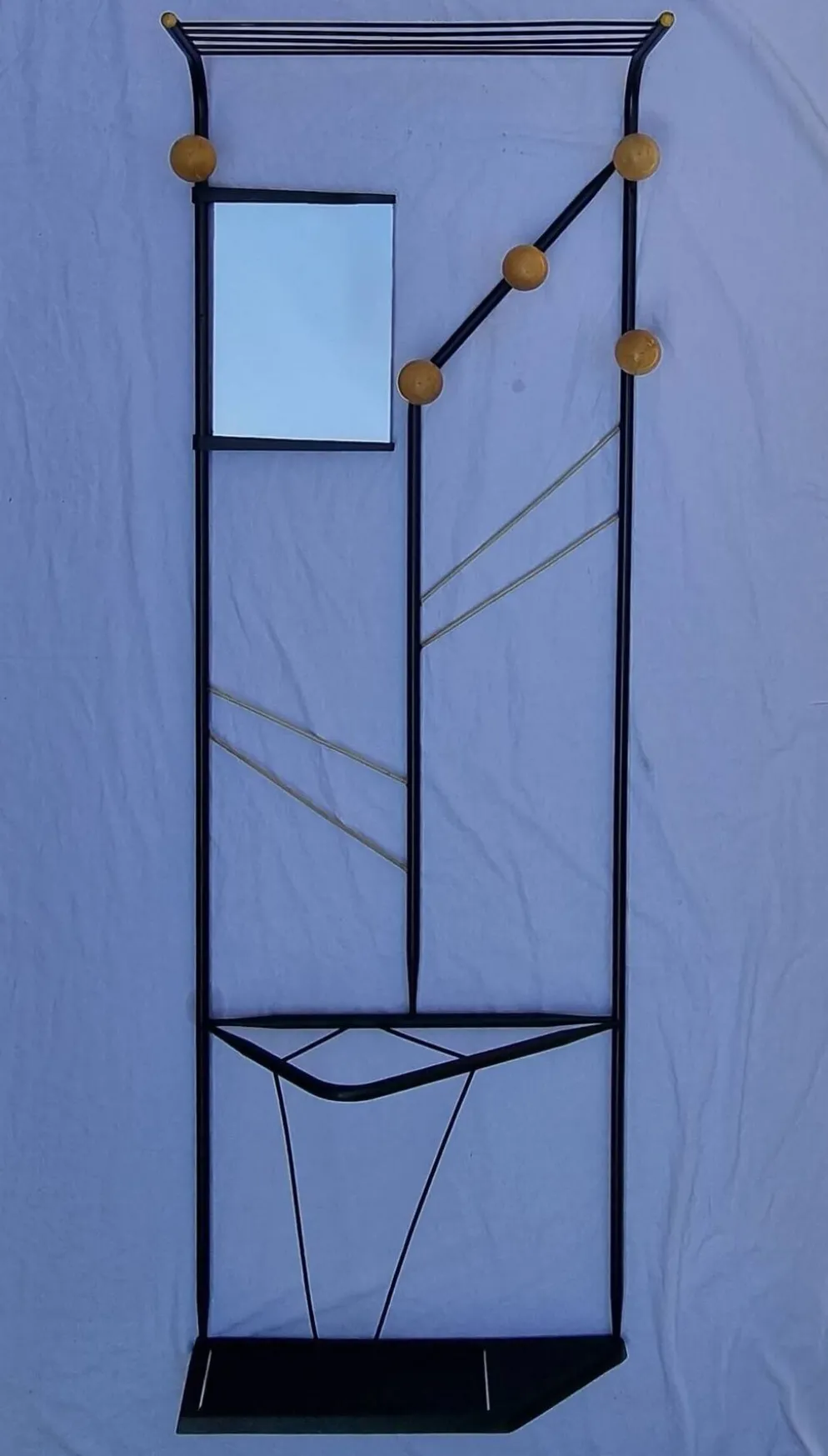 Vestiaire d’entrée postmoderne années 1980 en métal noir et bakélite 180 cm