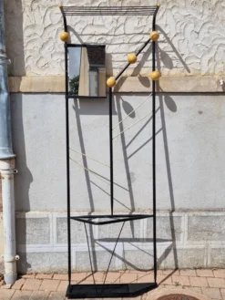 Vestiaire d’entrée postmoderne années 1980 en métal noir et bakélite 180 cm