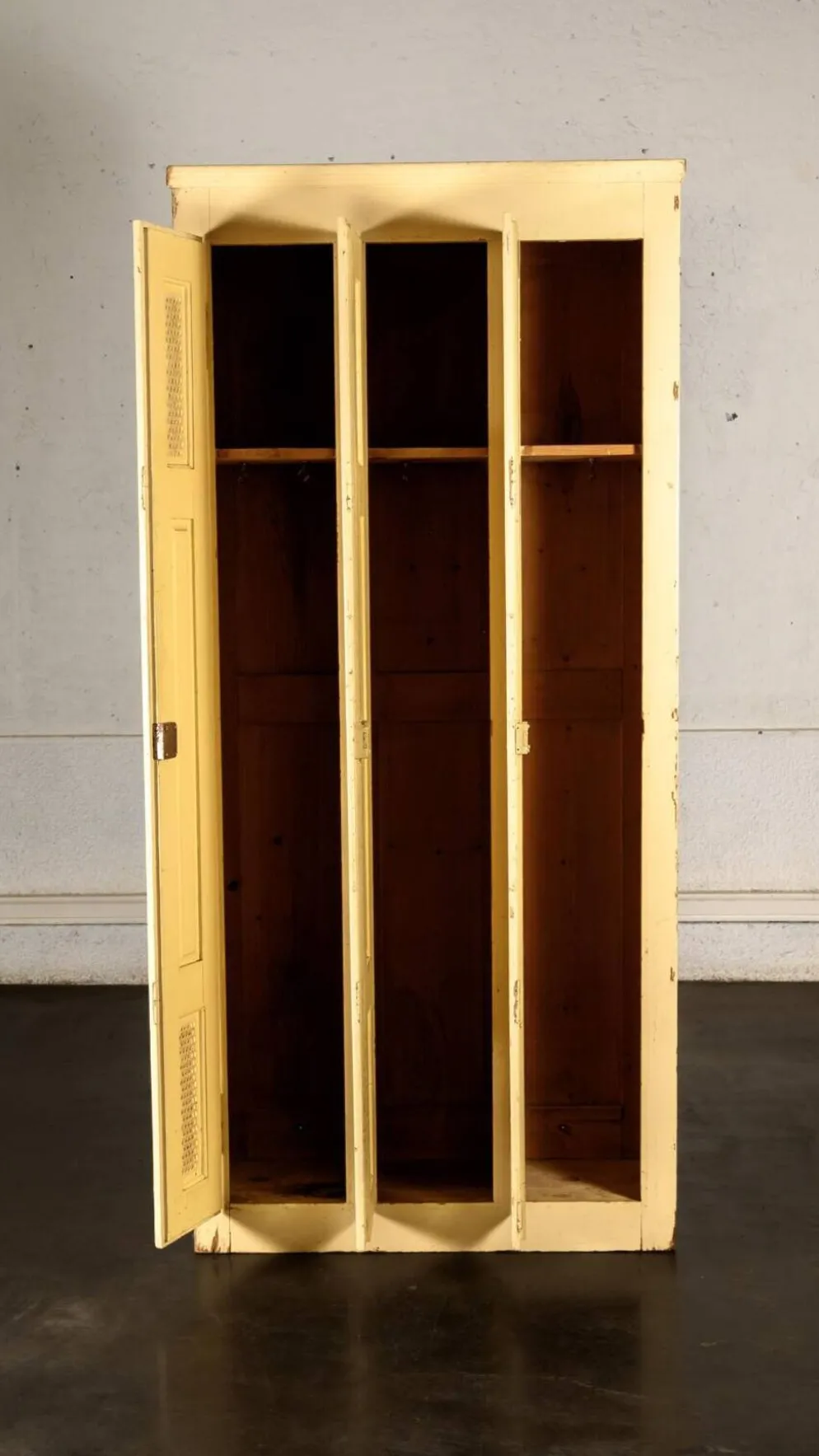 Vestiaire en bois