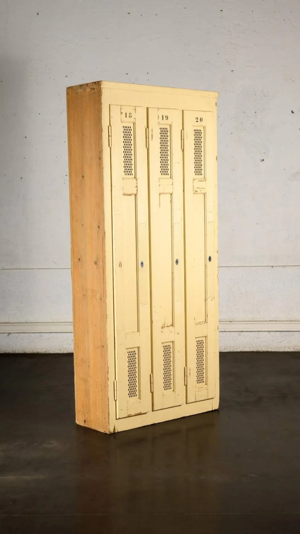 Vestiaire en bois