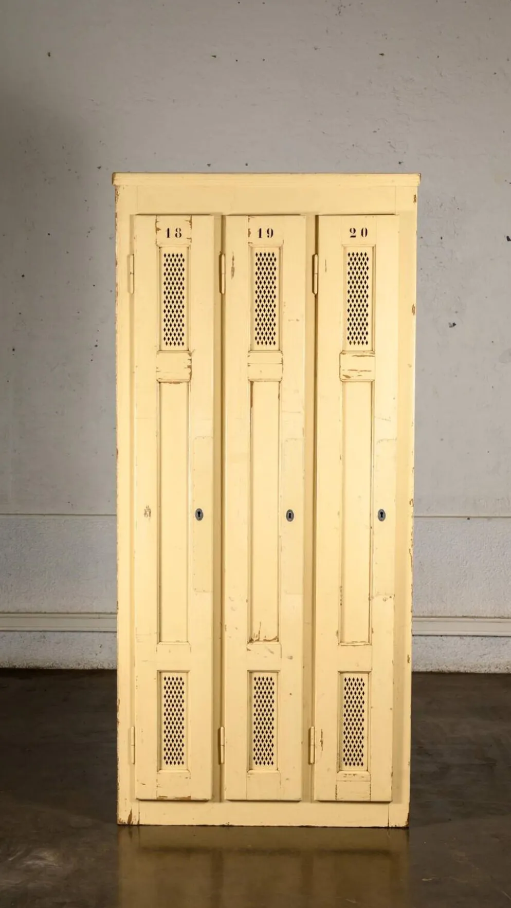 Vestiaire en bois