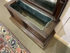 Vestiaire en chêne de la fin XIXème avec sa jardinière