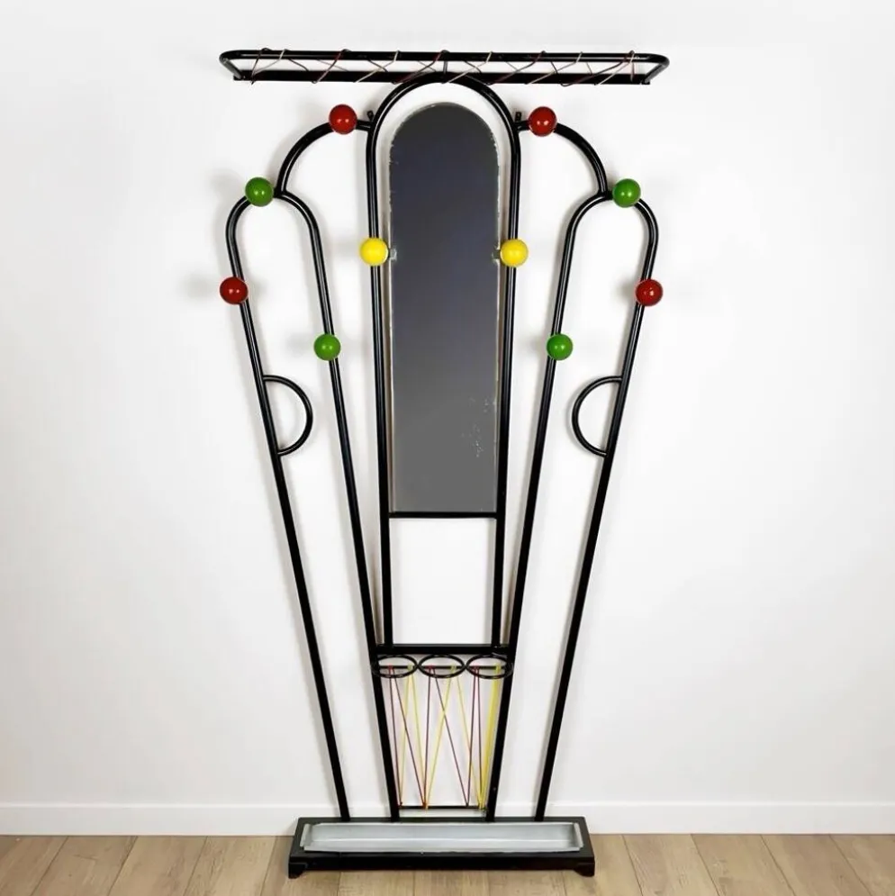 Vestiaire métal boules bois et scoubidou années 60